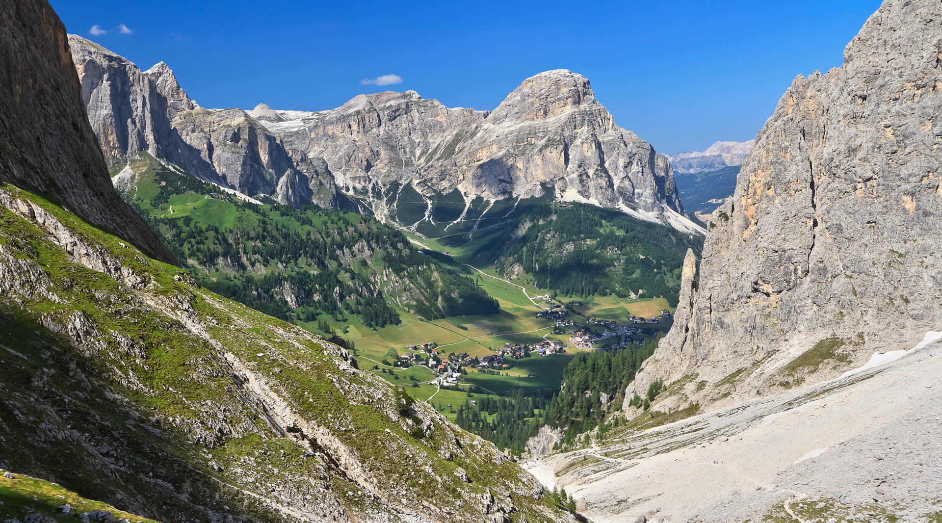 Bergwanderung in di Val de Mezdì in Colfosco