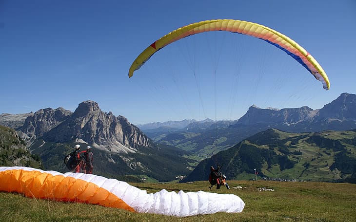 Flights with the paragliding in tandem